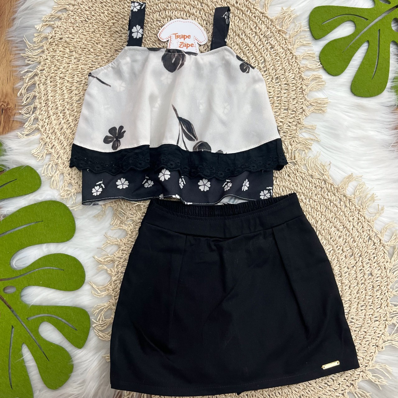 Conj Blusa Floral e Shorts saia Preto 